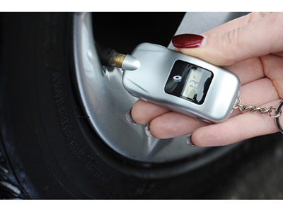 Брелок-измеритель давления в шинах в форме автомобиля, серебристый, арт. 000554303