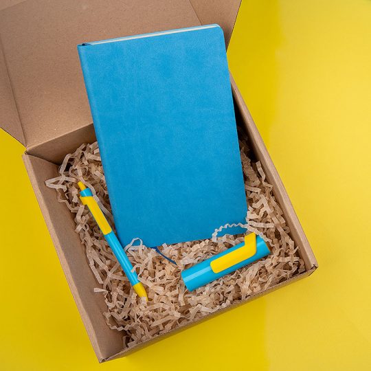 Набор COLORSPRING: аккумулятор, ручка, бизнес-блокнот, коробка со стружкой, голубой/желтый