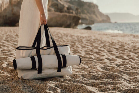 Пляжная сумка VINGA Volonne из переработанного канваса и rPET AWARE™, арт. 029355106